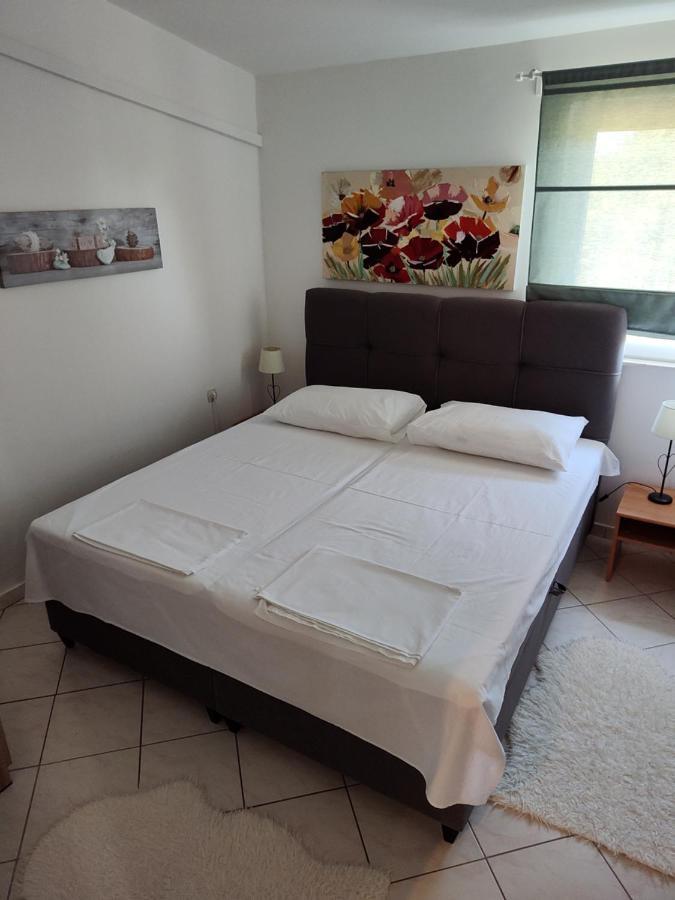 Apartma Edith's Olive Garden Vir