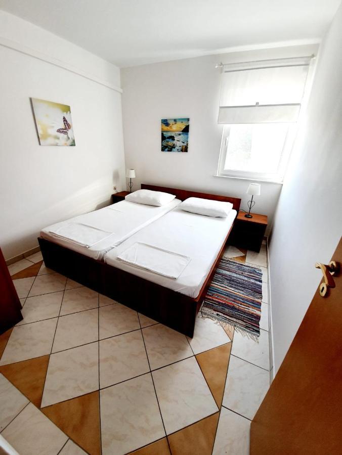 Apartment Edith's Olive Garden Vir
